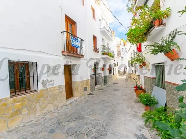 Adossat en venda a Árchez