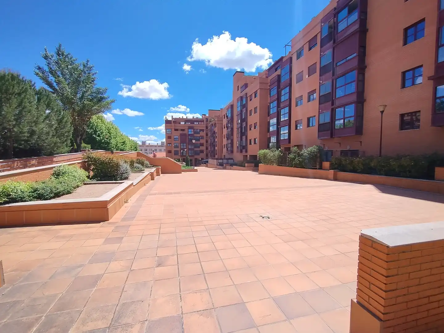 Außenansicht von Dachboden zum Verkauf in Madrid mit Terrasse, Abstellraum und Gemeinschaftspool