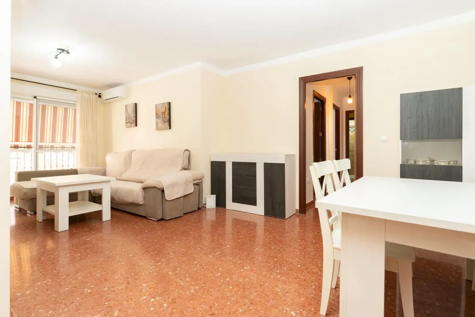 Sala d'estar de Pis en venda en Motril amb Aire condicionat i Balcó