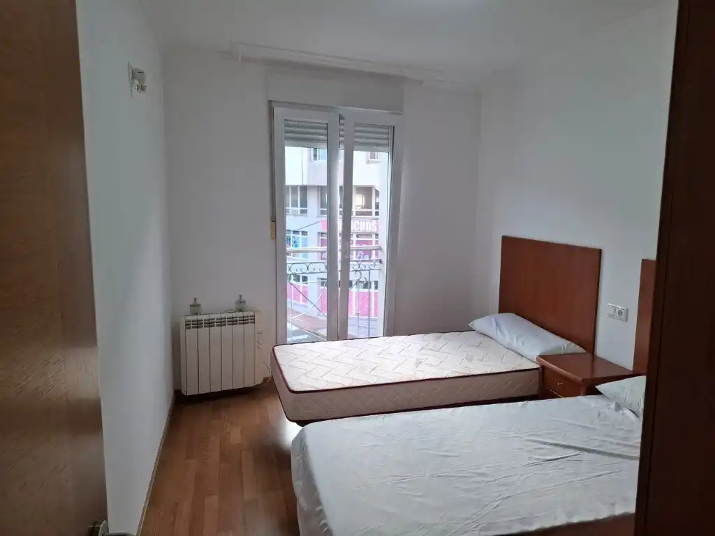 Habitación de Piso en venta en Burela con Calefacción, Trastero y Amueblado