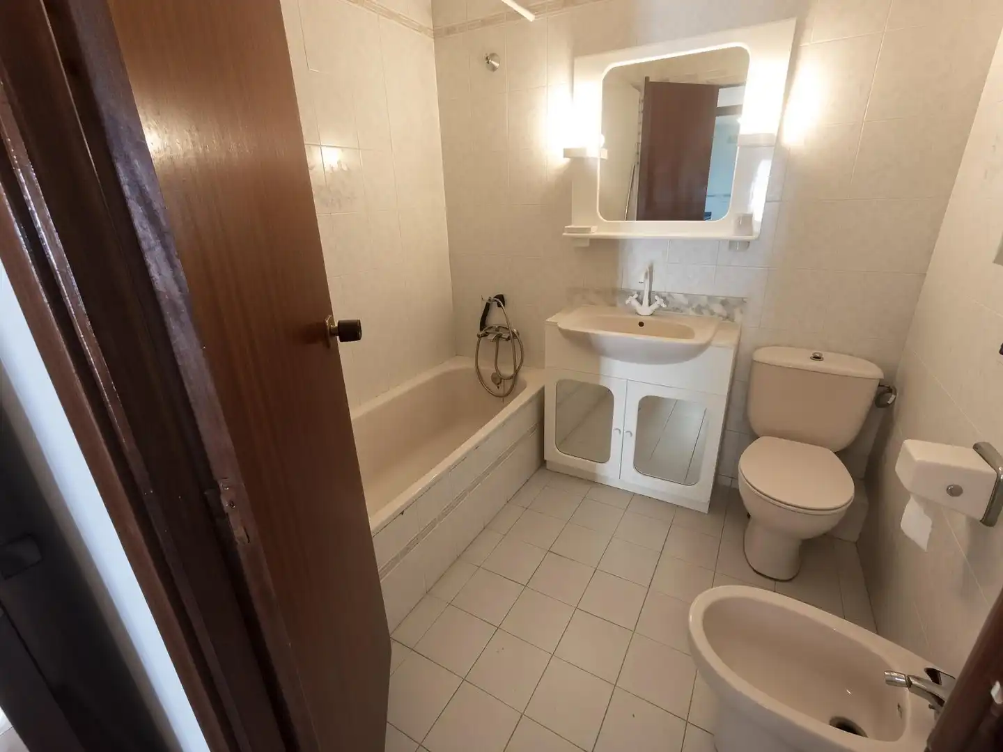 Baño de Apartamento en venta en L'Ametlla de Mar  con Amueblado y Balcón