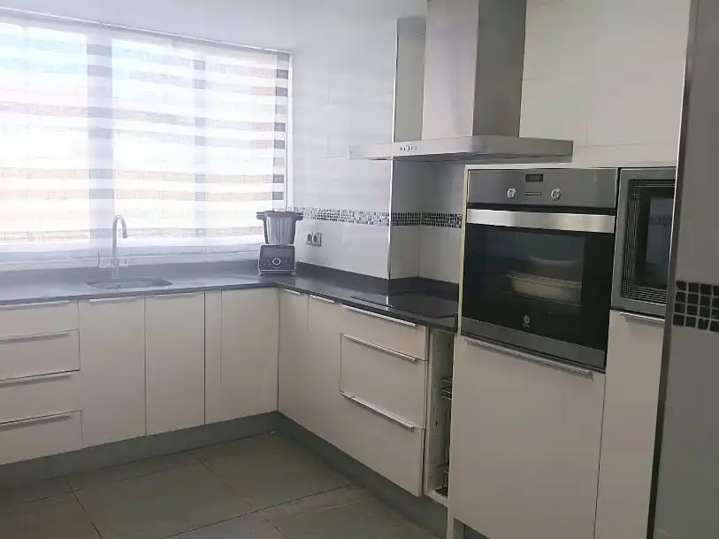 Cuina de Pis en venda en Paterna amb Aire condicionat, Terrassa i Balcó