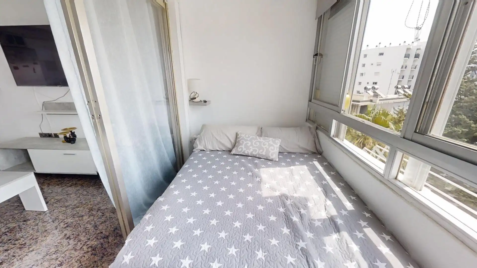 Habitación de Estudio de alquiler en Benalmádena con Amueblado, Balcón y Piscina comunitaria