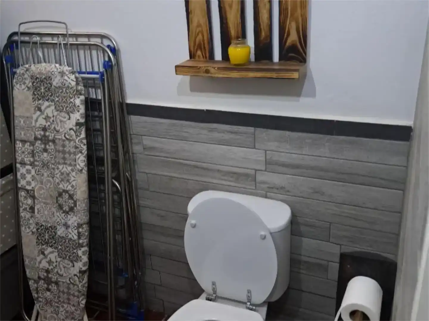 Bany de Pis en venda en Navalmoral de la Mata amb Aire condicionat, Jardí privat i Traster