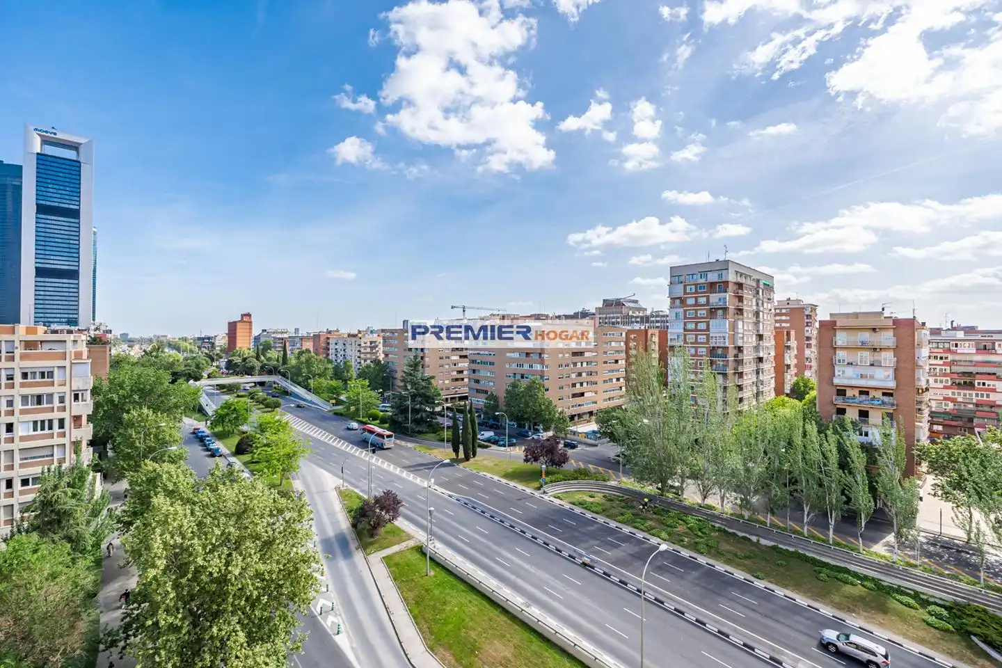 Vista exterior de Pis en venda en Madrid amb Aire condicionat, Calefacció i Terrassa