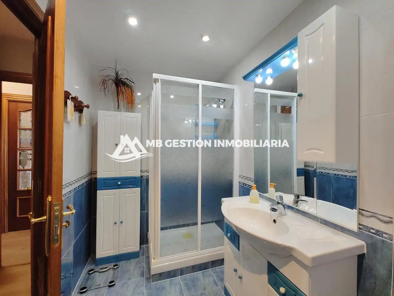 Baño de Piso en venta en Fuenlabrada con Aire acondicionado, Calefacción y Terraza