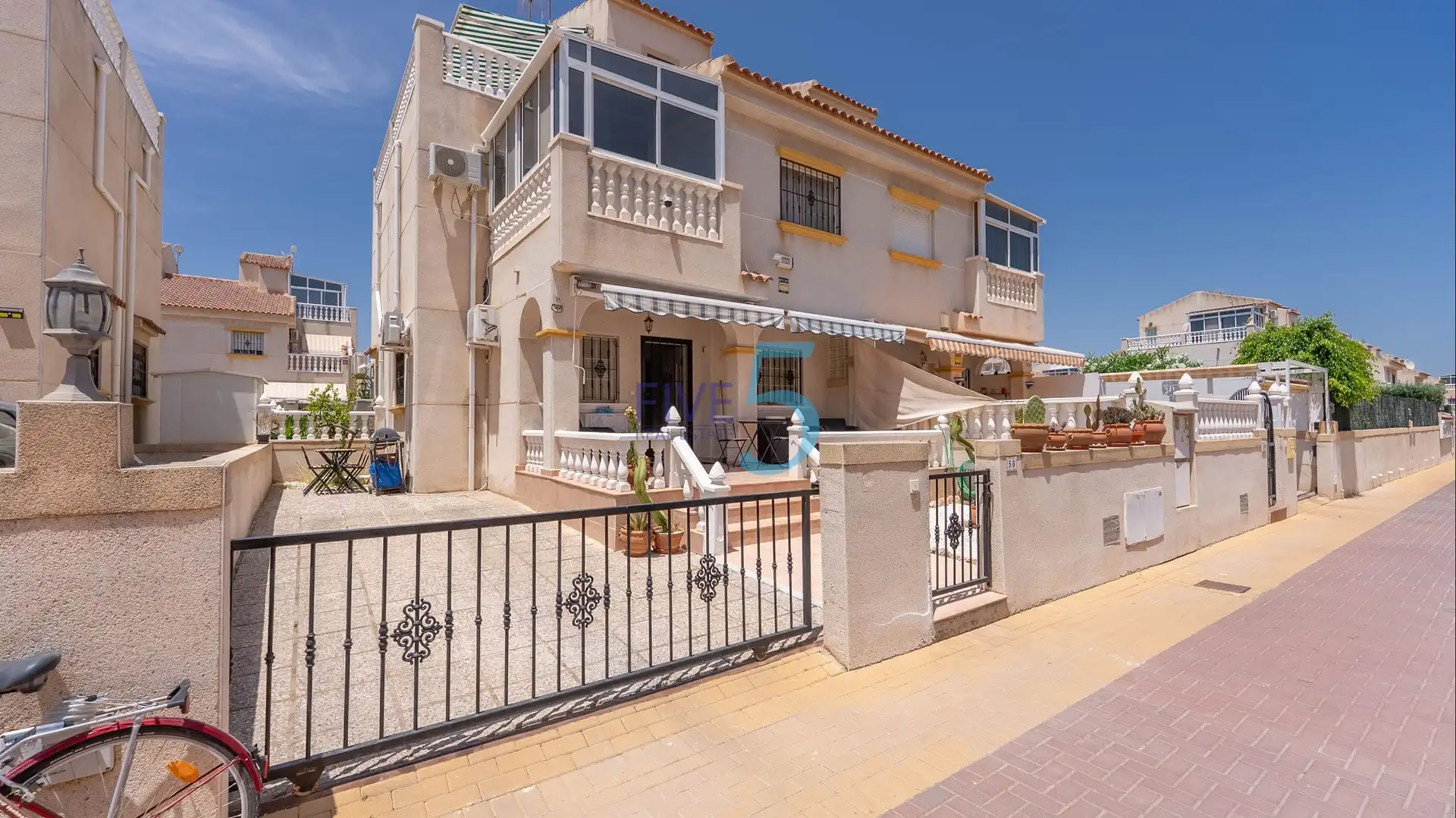 Maison mitoyenne avec terrasse à vendre à Zona Carrefour - Urbanizaciones