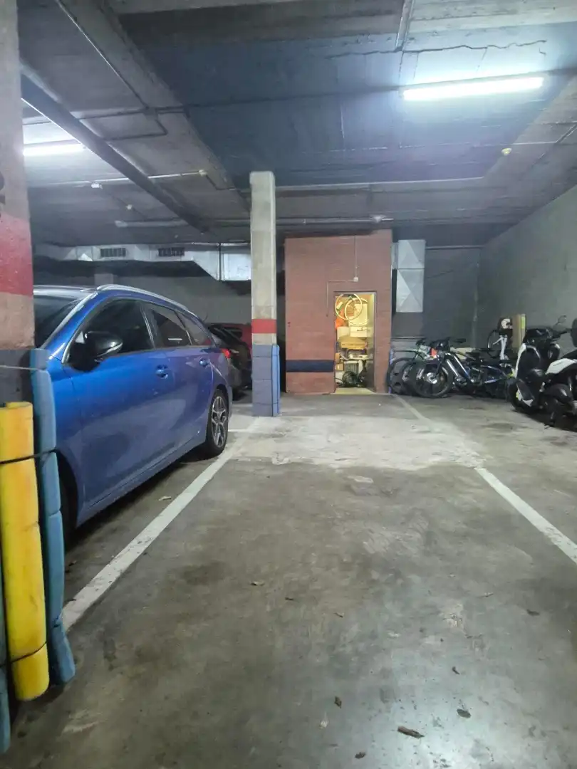 Aparcament de Dúplex en venda en Barcelona amb Aire condicionat, Calefacció i Terrassa