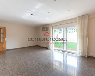 Exterior view of Flat for sale in  Valencia Capital  with Air Conditioner, Terrace and Balcony