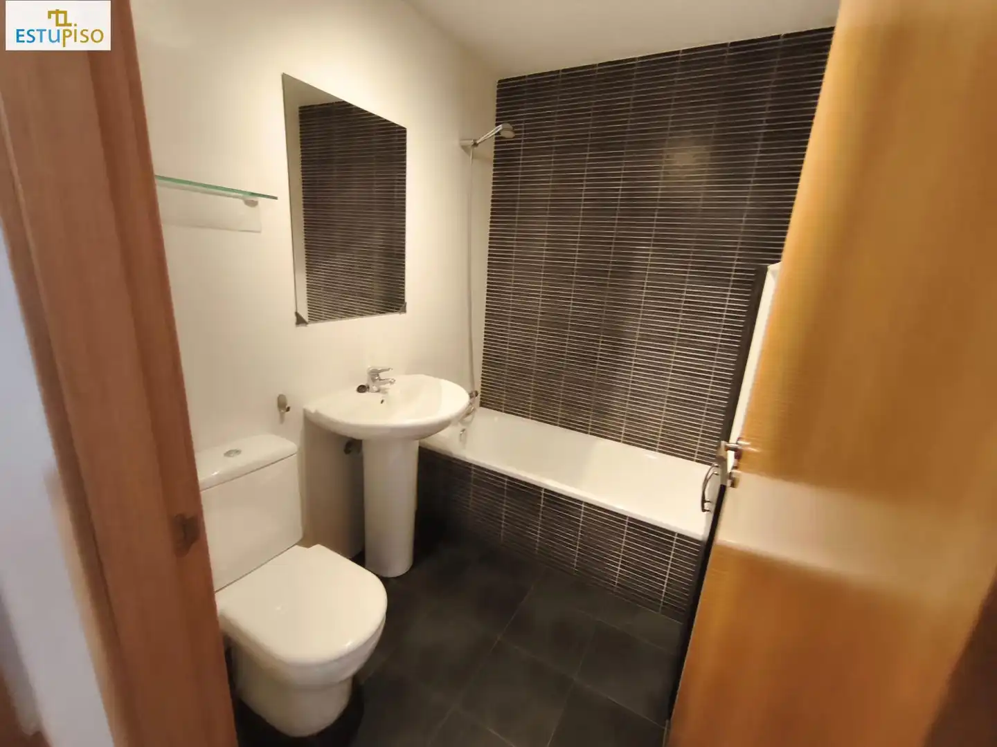 Baño de Piso en venta en Vitoria - Gasteiz con Calefacción, Jardín privado y Terraza