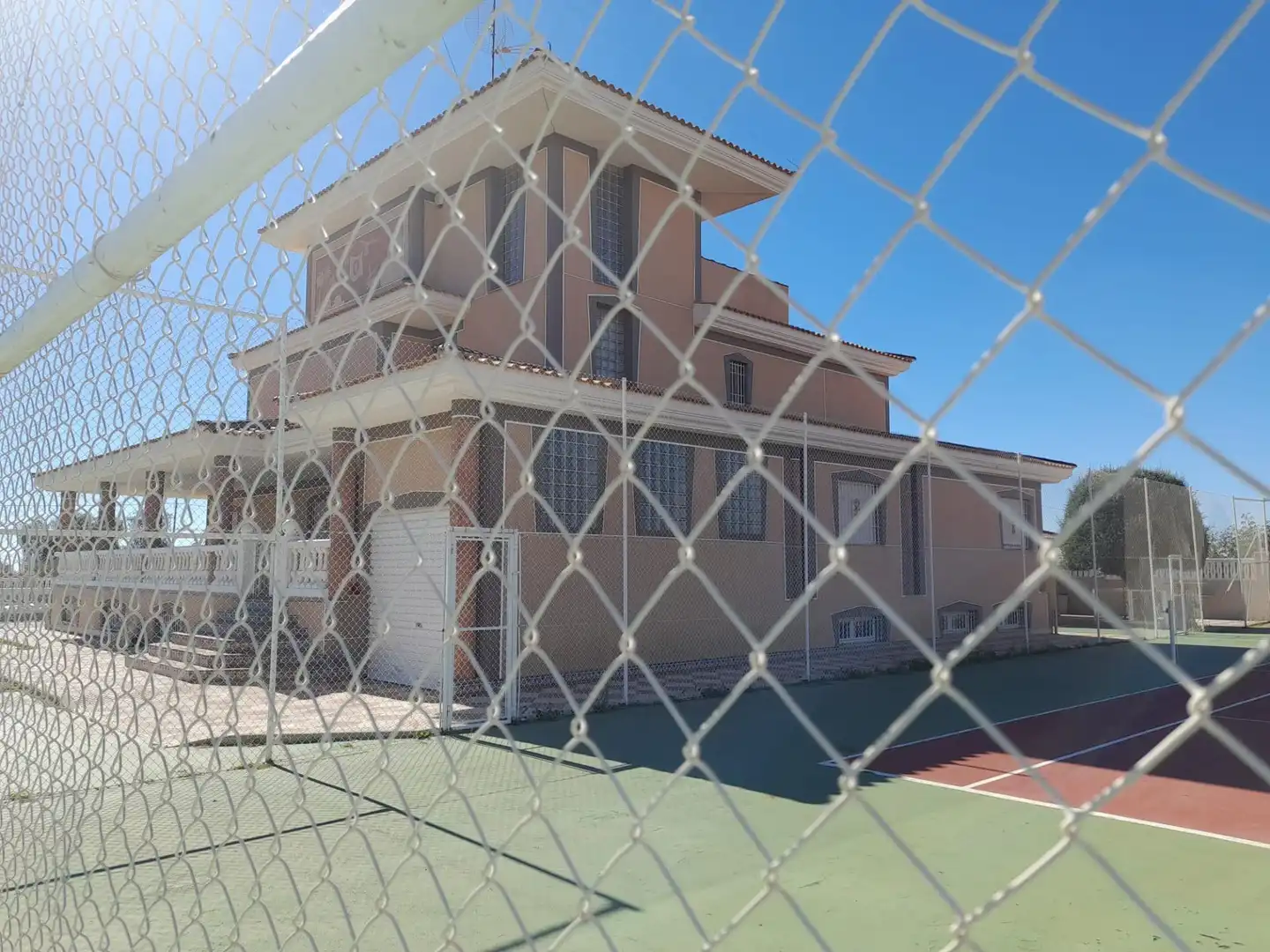 Vista exterior de Casa o xalet en venda en Alicante / Alacant amb Calefacció, Jardí privat i Terrassa