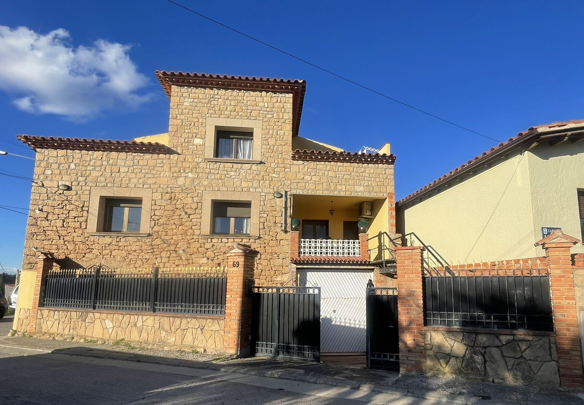 Exterior view of House or chalet for sale in La Pobla de Cérvoles  with Air Conditioner, Terrace and Storage room