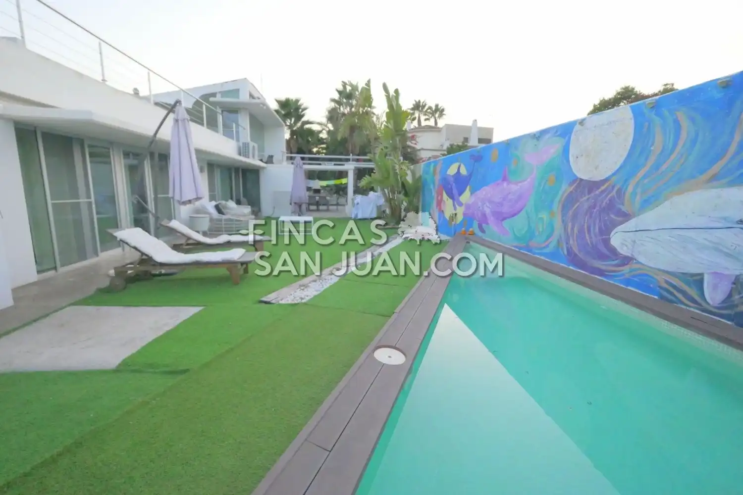 Chalet con piscina en venta en La Huerta