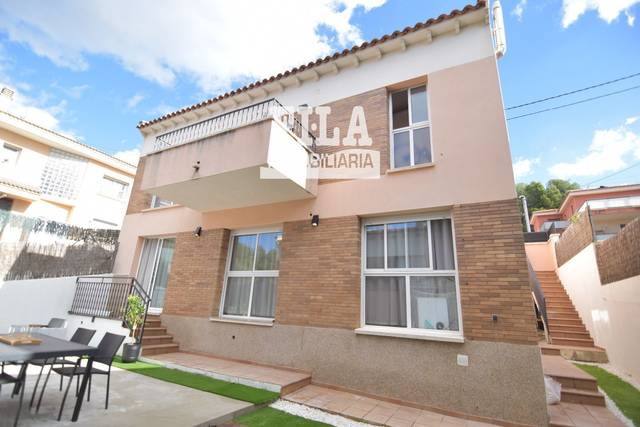 Casa-chalet en Venta en Segur de Calafell
