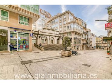 Local comercial en venta en Calle Eduardo Iglesias 8