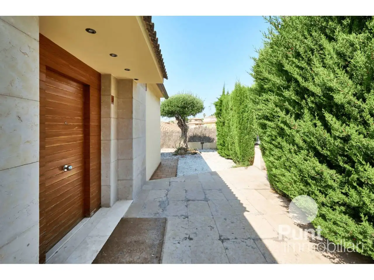 Vista exterior de Casa o xalet en venda en Premià de Dalt amb Aire condicionat, Calefacció i Jardí privat