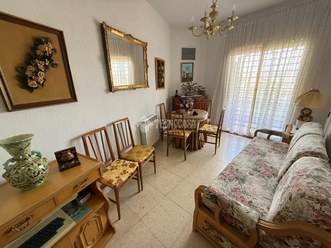 Comedor de Casa adosada en venta en Lucillos con Aire acondicionado y Calefacción