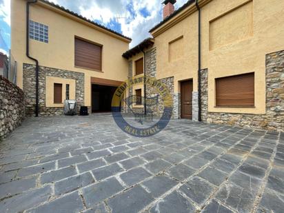 Exterior view of House or chalet for sale in Vegaquemada  with Heating and Private garden