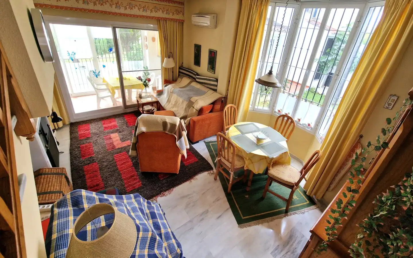 Dormitori de Apartament en venda en Mijas amb Aire condicionat, Terrassa i Moblat
