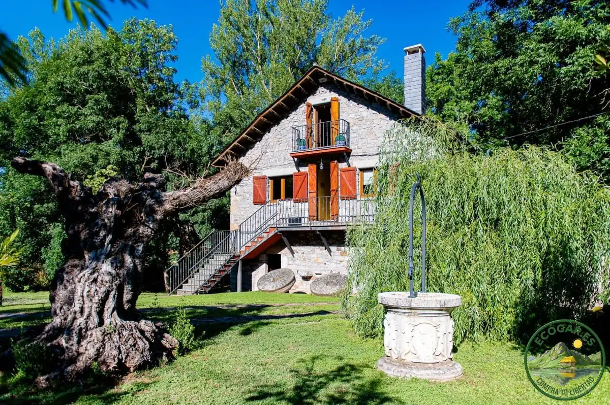 Vista exterior de Casa o chalet en venta en Cabrillanes con Calefacción, Trastero y Amueblado