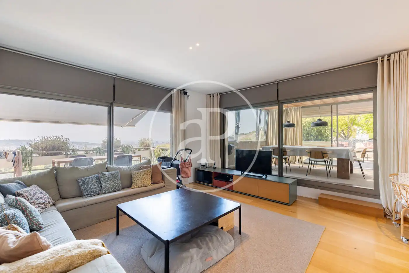 Sala d'estar de Pis en venda en Barcelona amb Aire condicionat, Calefacció i Jardí privat