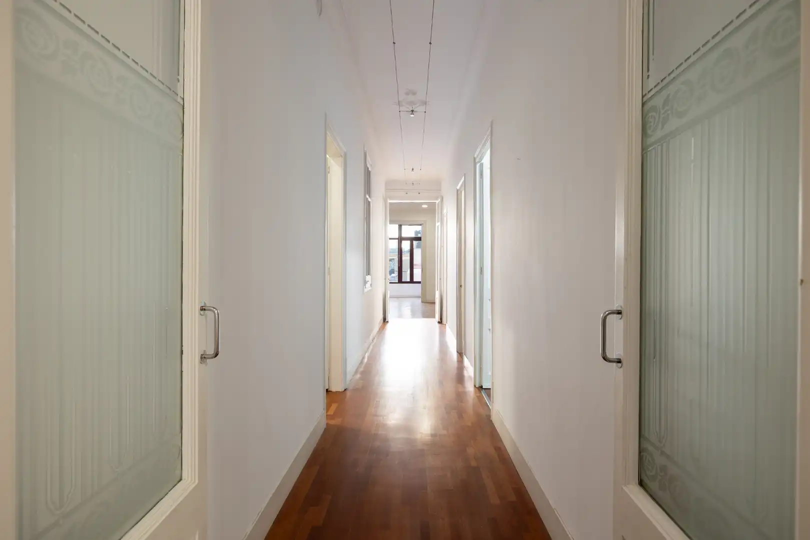 Wohnung zum Verkauf in Barcelona mit Klimaanlage, Heizung und Parkett