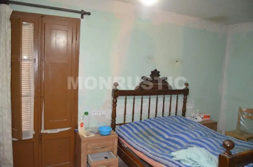 Schlafzimmer von Country house zum Verkauf in El Vilosell mit Abstellraum und Balkon