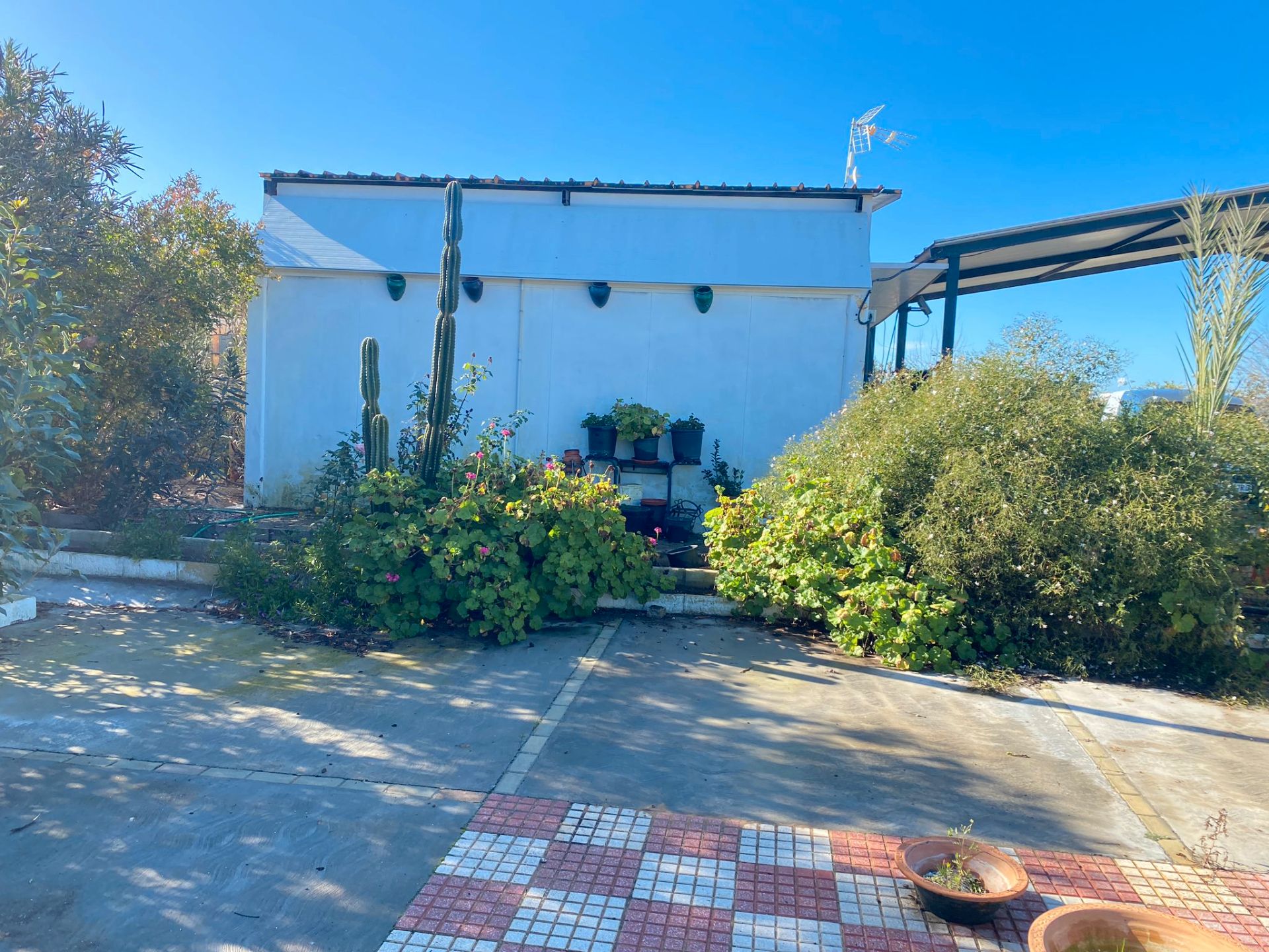 Exterior view of House or chalet for sale in Arahal  with Air Conditioner