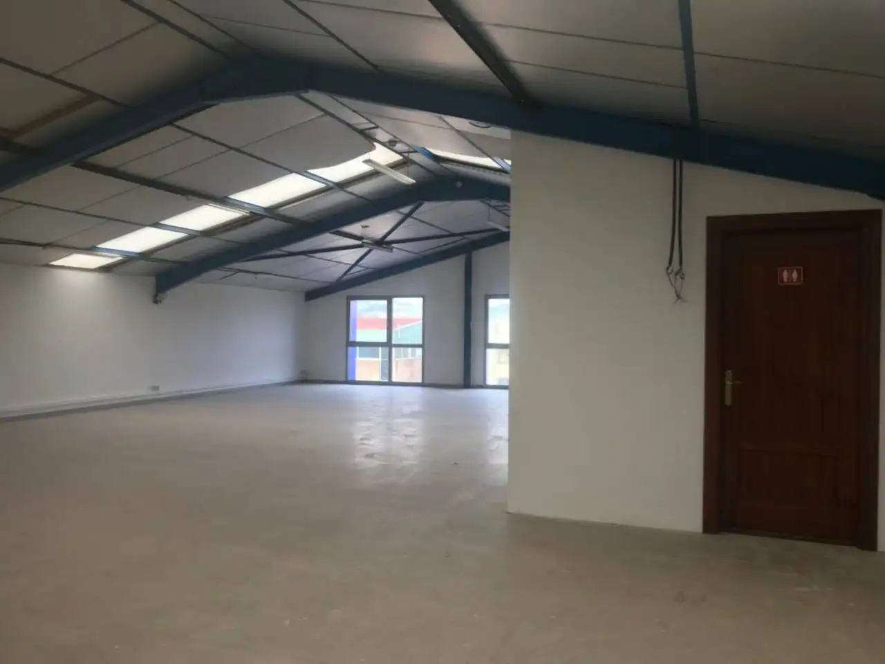 Industriegebäude zur Miete in Calle poligono de asipo calleB parcela, imagen 2