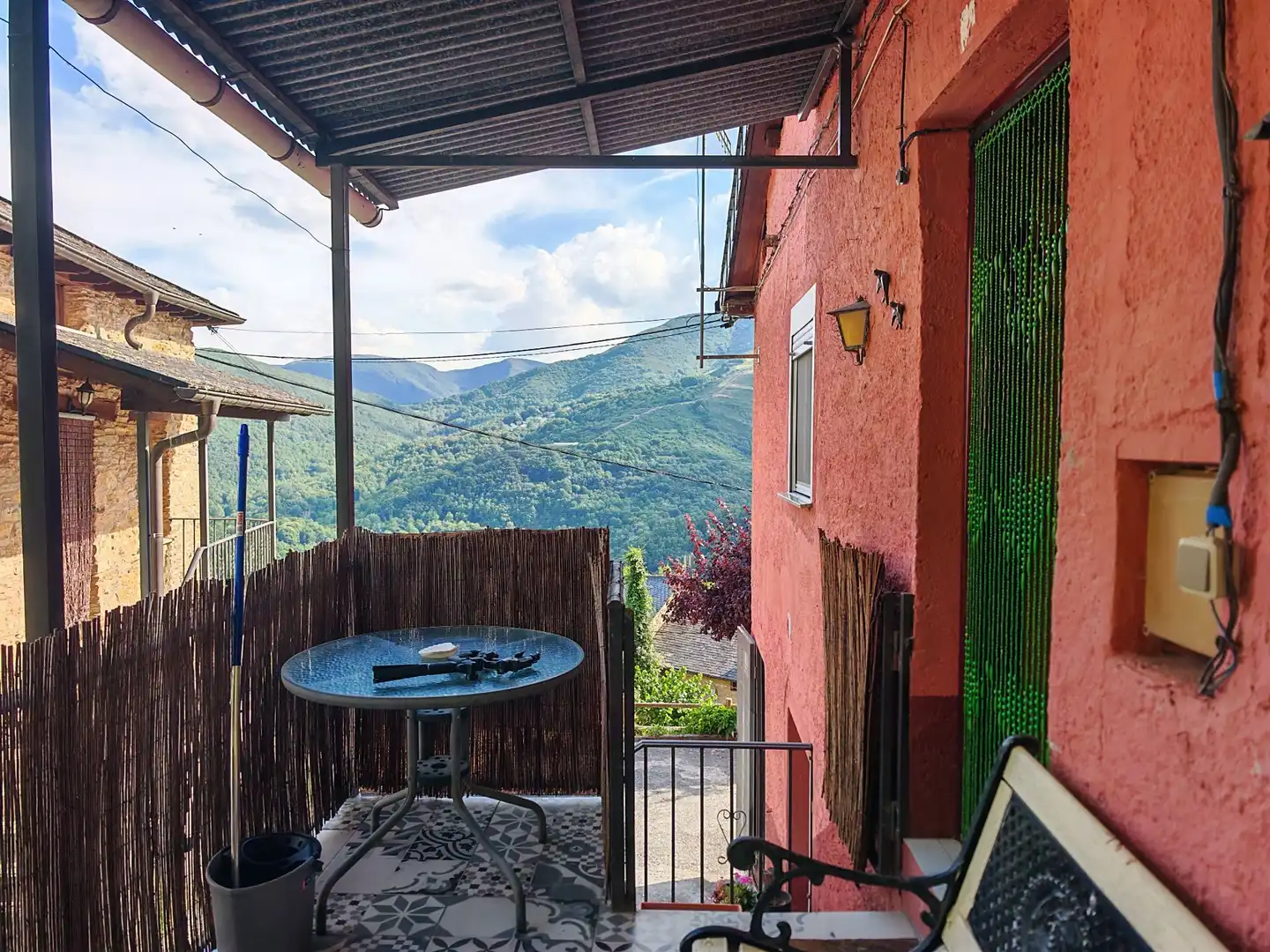 Terraza de Casa o chalet en venta en Vega de Valcarce con Calefacción, Jardín privado y Terraza
