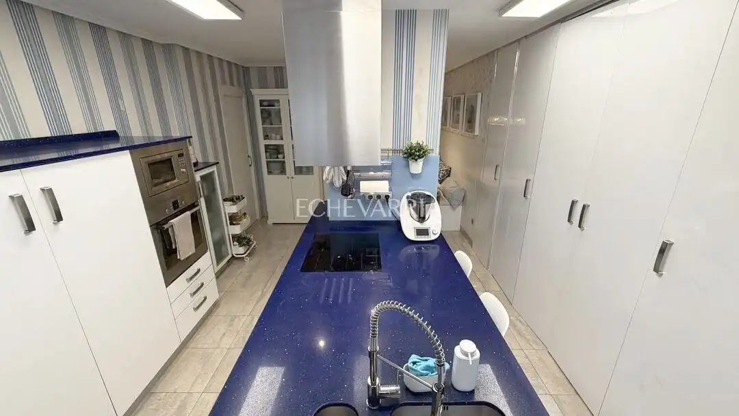 Cocina de Piso en venta en Leioa con Calefacción, Jardín privado y Terraza
