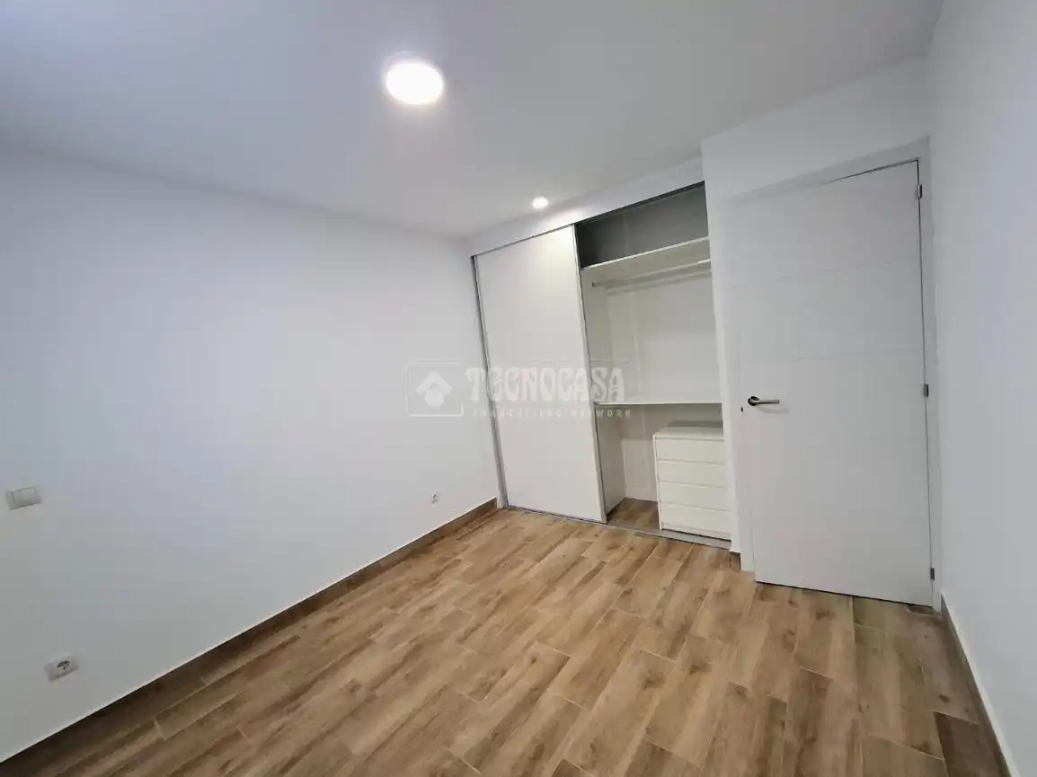 Habitación de Piso en venta en Madrid con Calefacción