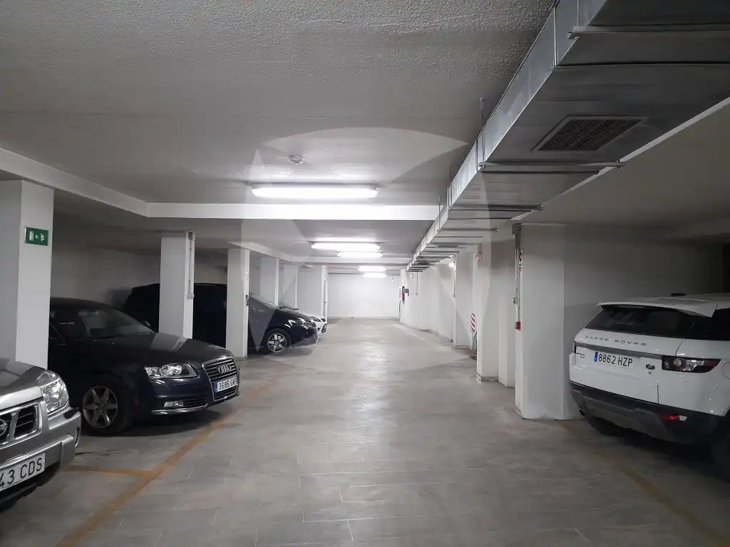Parkplatz von Garage zum Verkauf in Badajoz