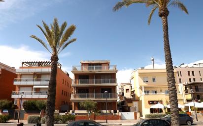 Vista exterior de Pis en venda en Calafell amb Aire condicionat, Calefacció i Jardí privat
