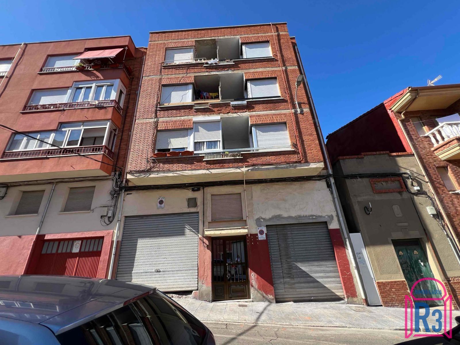 Vista exterior de Pis en venda en León Capital  amb Calefacció, Terrassa i Traster