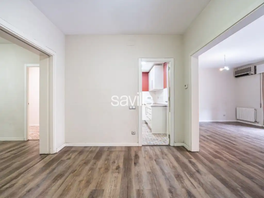 Habitación de Apartamento en venta en Barcelona con Aire acondicionado, Horno y Balcón