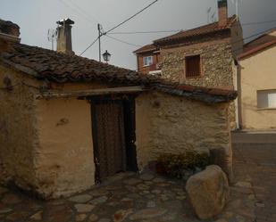 Vista exterior de Casa o xalet en venda en Villavieja del Lozoya amb Terrassa