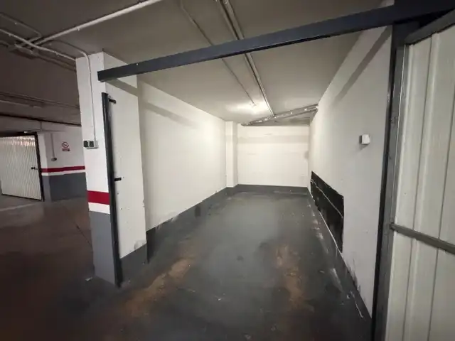 Individuel avec ascenseur à louer à Calle Sagunto, imagen 3