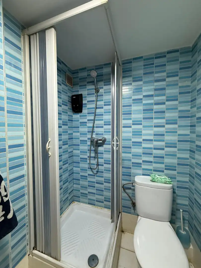 Bathroom of Flat for sale in L'Hospitalet de Llobregat  with Terrace
