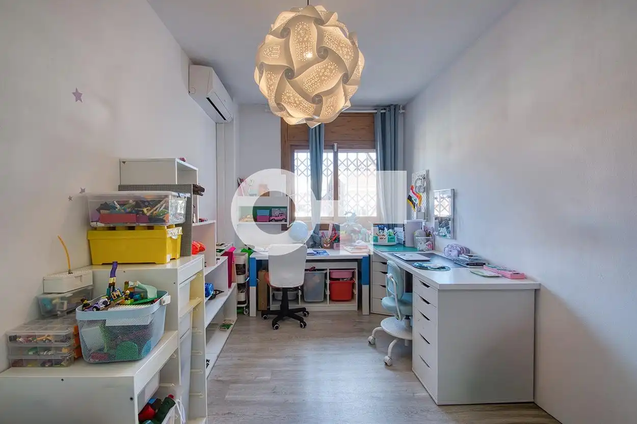 Habitación de Casa adosada en venta en Castelldefels con Aire acondicionado, Jardín privado y Parquet