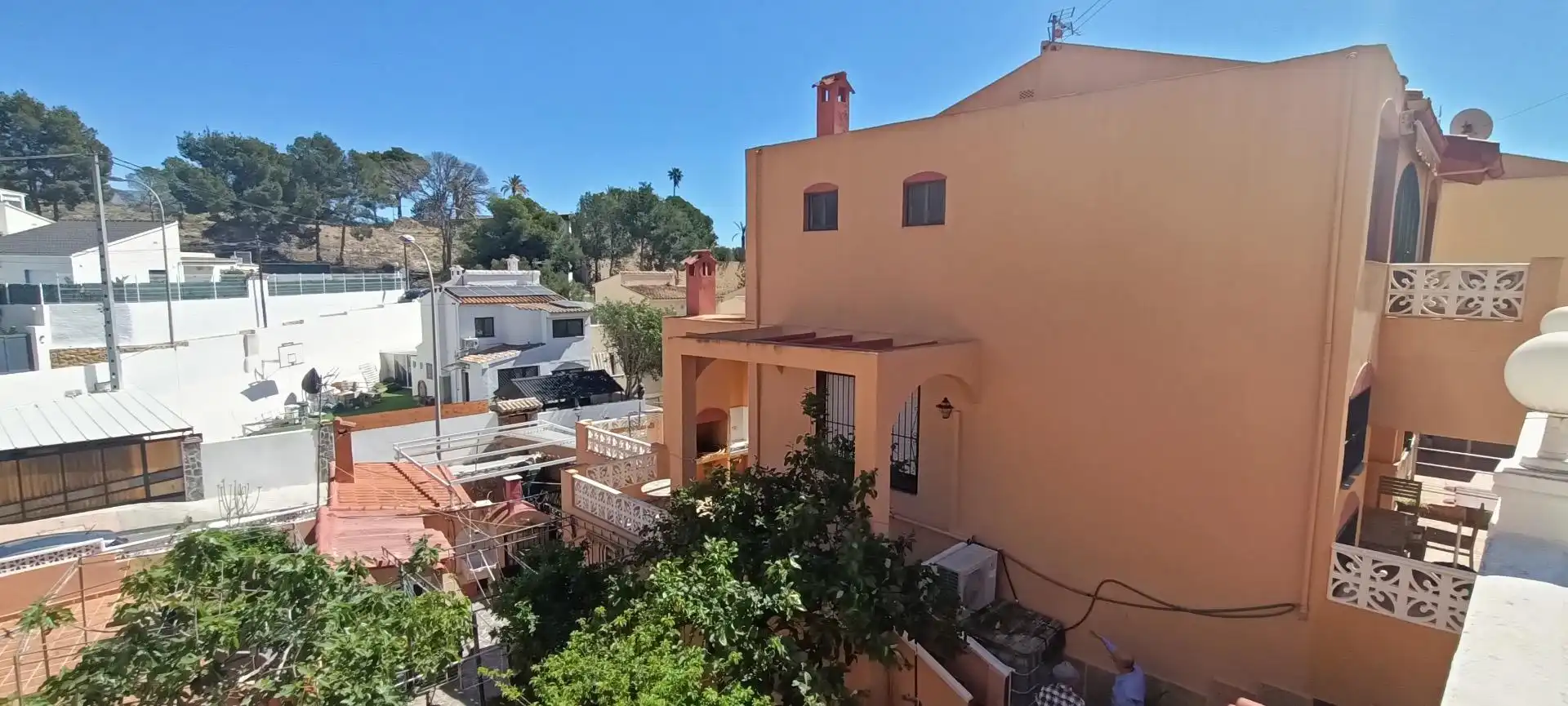 Vista exterior de Casa o chalet en venta en La Nucia con Aire acondicionado, Jardín privado y Terraza