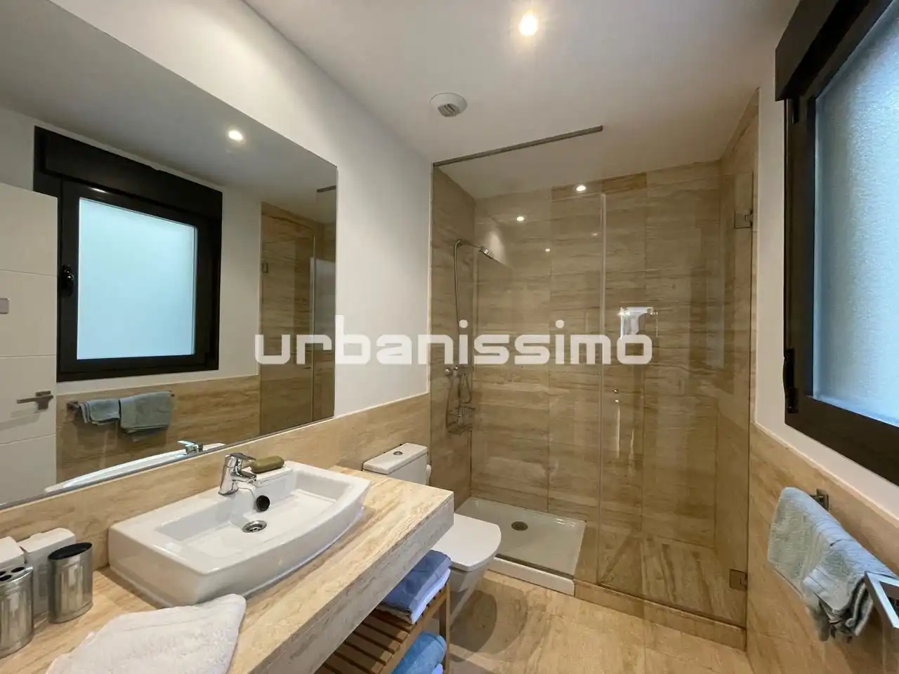 Baño de Apartamento de alquiler en Madrid con Aire acondicionado, Calefacción y Amueblado