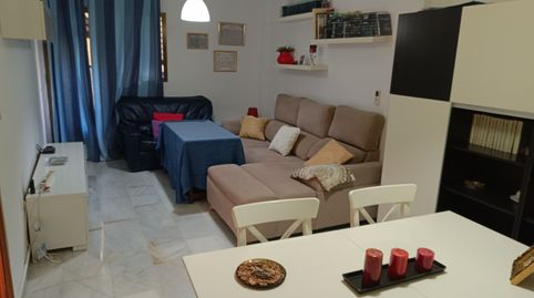 Foto 5 de Casa adosada en venta en Brenes, Sevilla