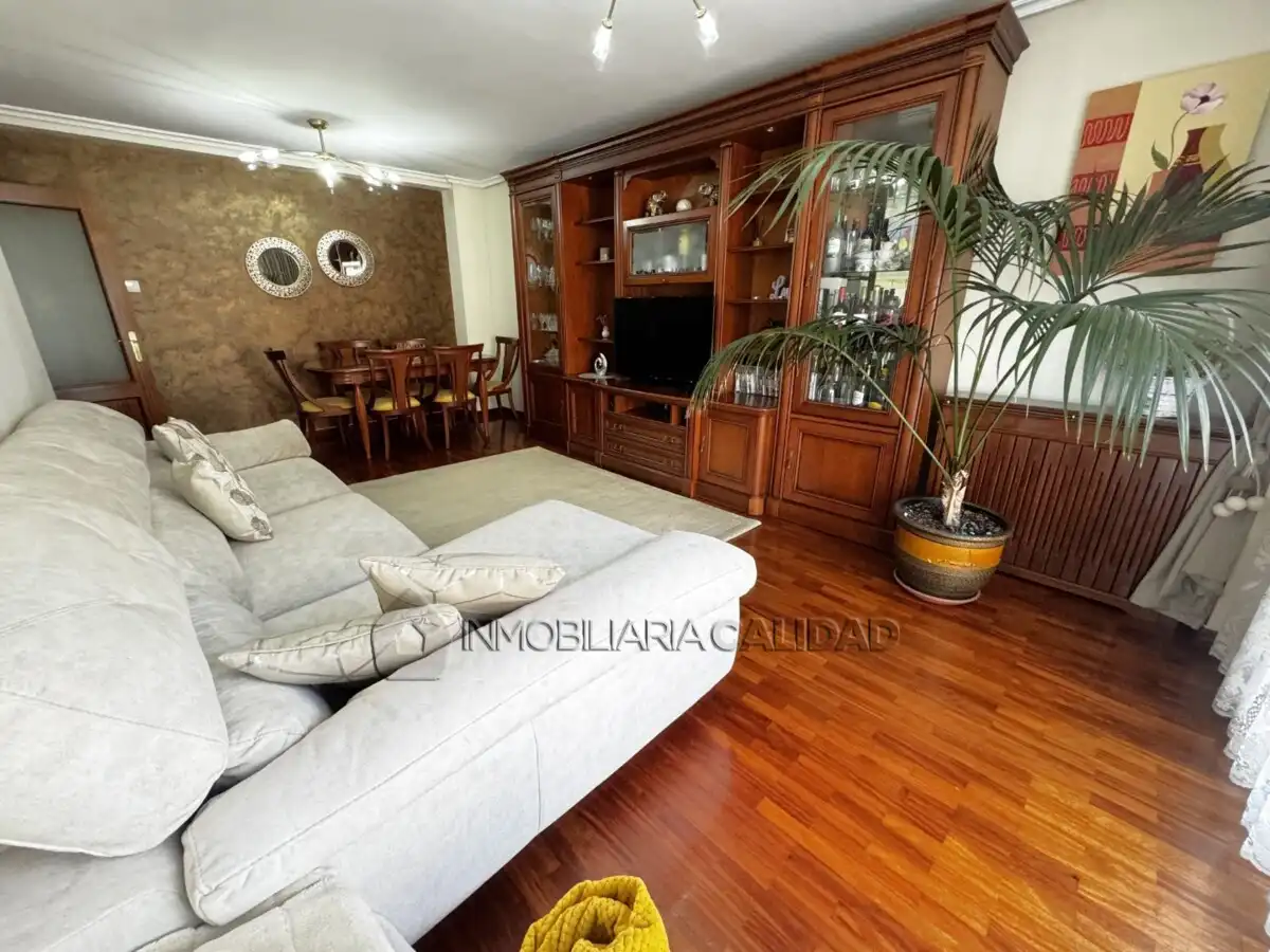 Sala de estar de Piso en venta en Burgos con Calefacción, Terraza y Trastero