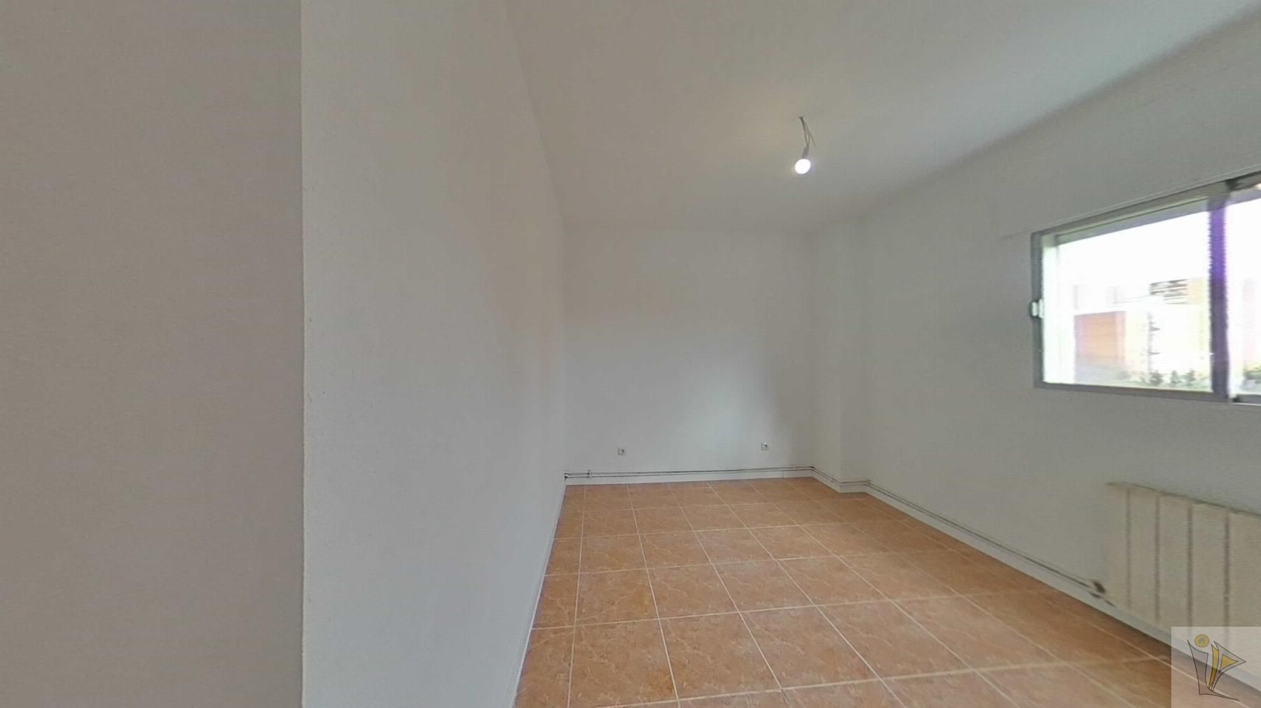 Flat for sale in CL BESOLLA , Aeropuerto