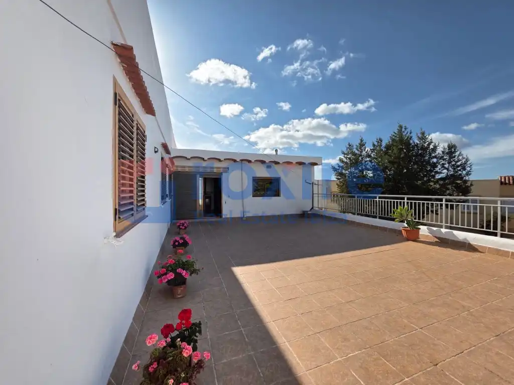 Vista exterior de Edificio en venta en Sant Josep de sa Talaia