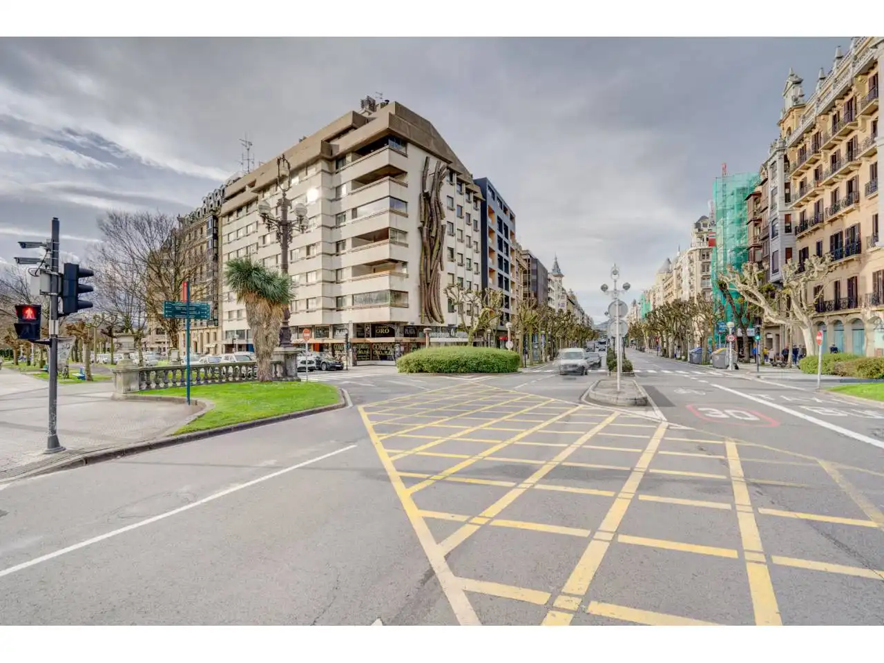 Vista exterior de Oficina en venda en Donostia - San Sebastián  amb Calefacció