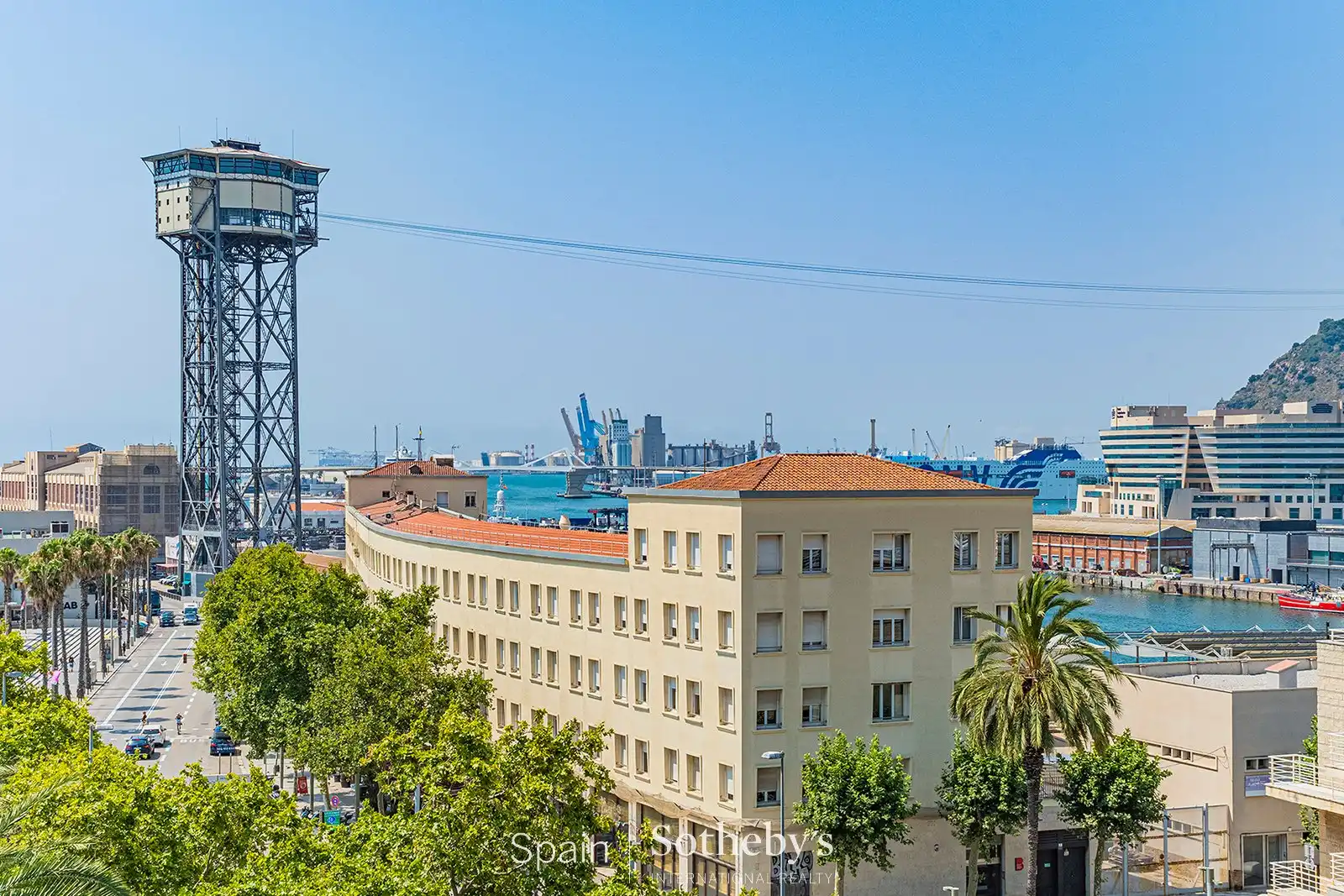 Vista exterior de Ático en venta en Barcelona con Aire acondicionado, Terraza y Piscina