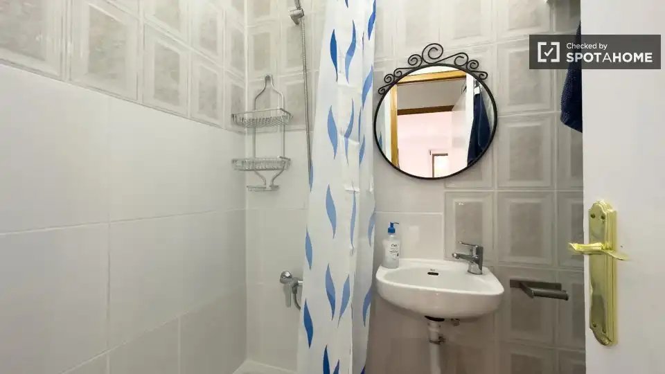 Flat with terrace to rent in Ciutat Vella, imagen 9