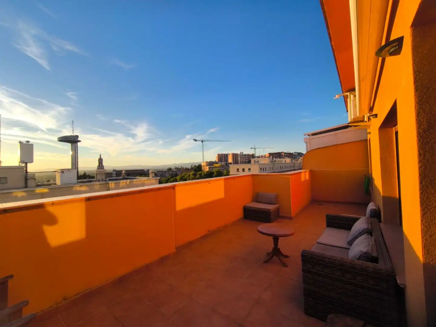 Terrasse von Dachboden zur Miete in  Madrid Capital mit Klimaanlage, Terrasse und Balkon